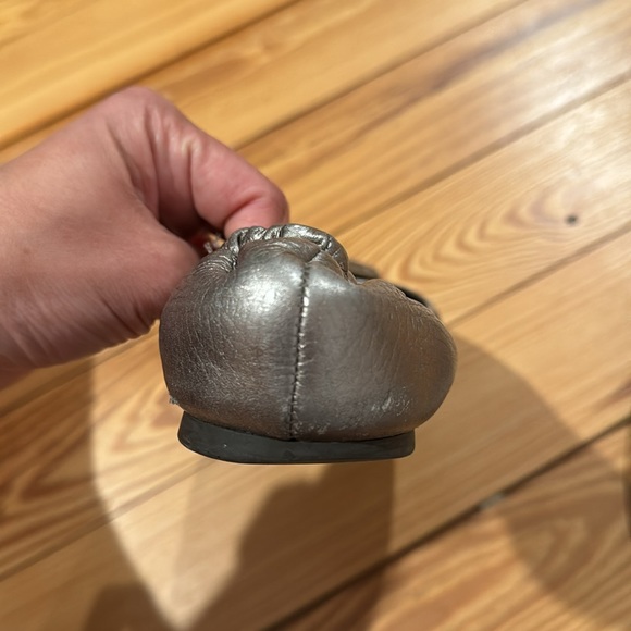 Tory Burch 38 metallic ballerina flat - Picture 5 of 9